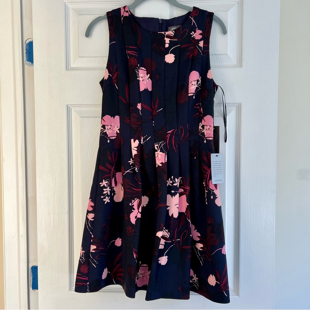 Vince Camuto – Floral Fit & Flare Dress (Petite)